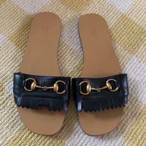 Gucci sandals. Black w horsebit. 38 8